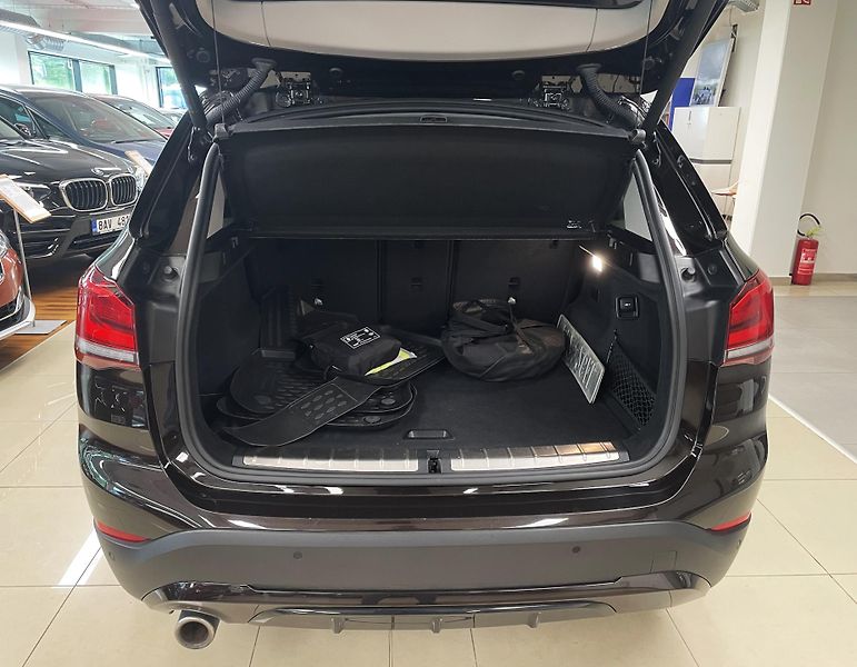 BMW X1 xDrive25e, ČR, 1.MAJ - fotka 8 z 32
