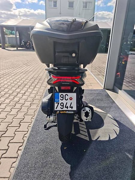 Honda PCX 125 (2023) najeto 1.865 Km - fotka 5 z 17