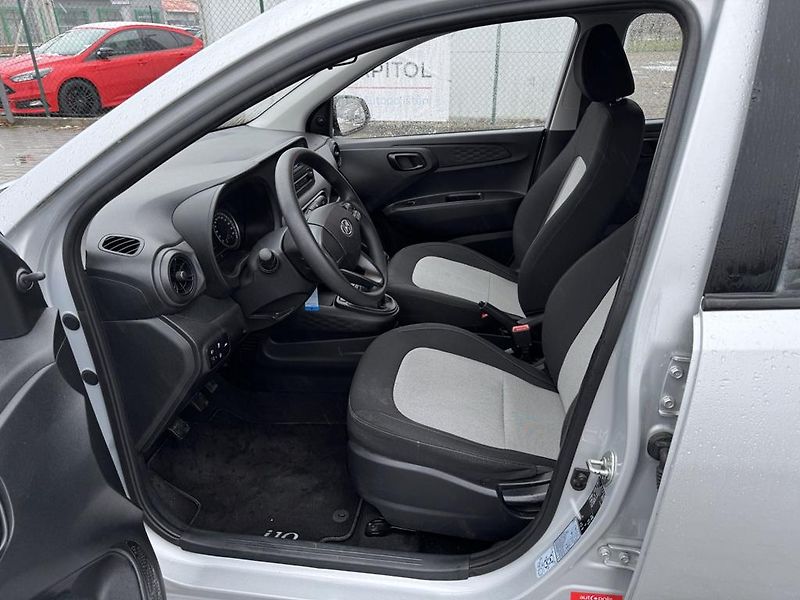 Hyundai i10 1.0i 49 kW klima, serviska - fotka 5 z 17