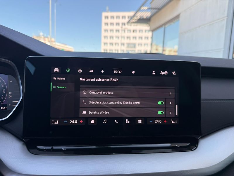Škoda Octavia Selection 2.0 TDI 110kw DSG - fotka 17 z 27