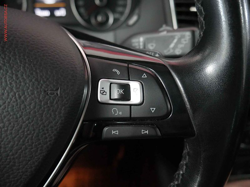 Volkswagen Sharan (2017) 2.0 TDi 4x4, 7míst, 2.maj,ČR - fotka 13 z 25