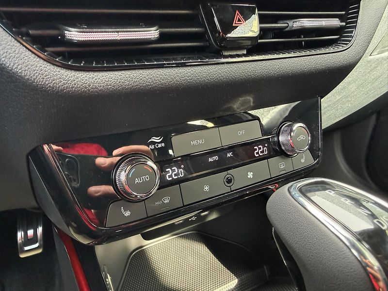 Škoda Fabia Monte Carlo 1,5 TSI 110 kW DSG - fotka 16 z 22