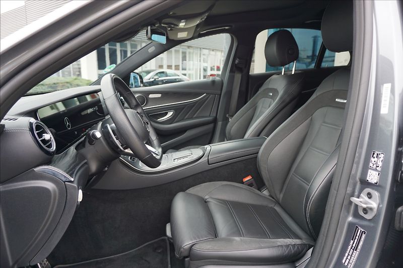 Mercedes-Benz Třídy E 3,0 AMG E 53 4MATIC+ - fotka 10 z 21