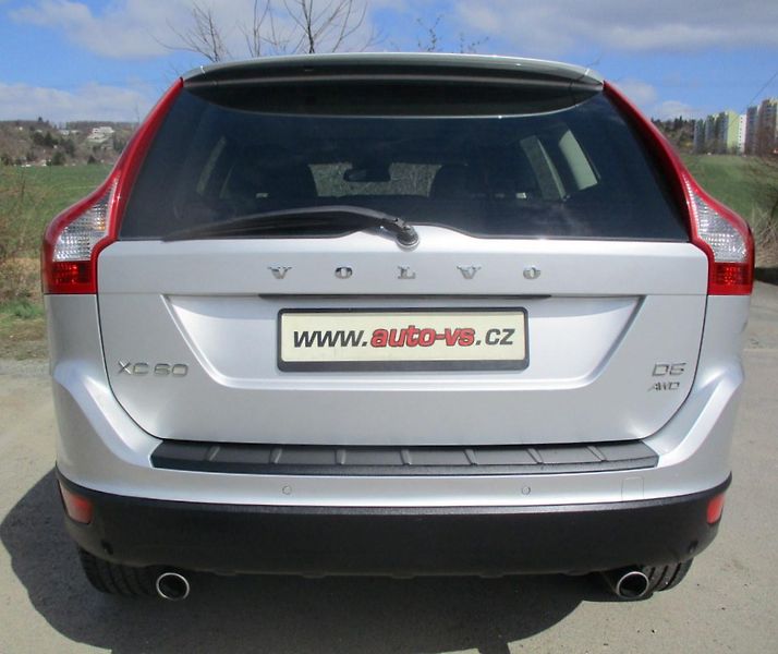 Volvo XC60 2.4 D5*AWD*NAVI*198 tkm*SUMMUM - fotka 8 z 56