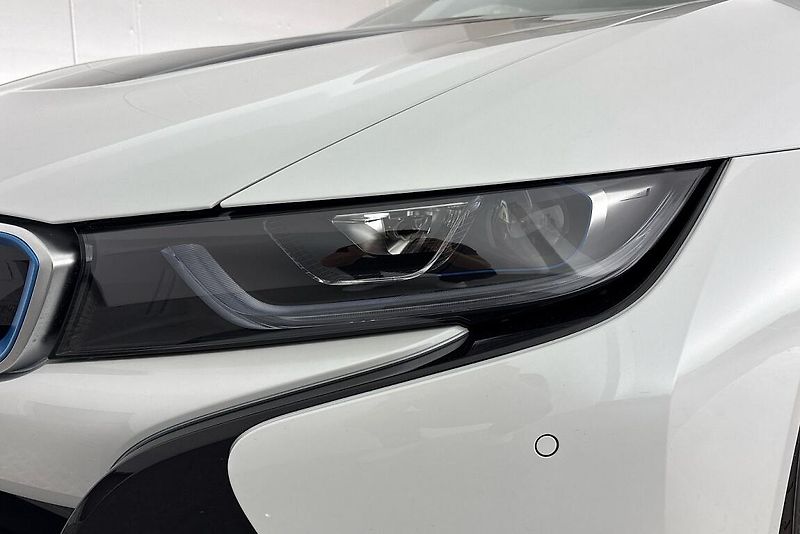 BMW i8 Coupé - fotka 15 z 24