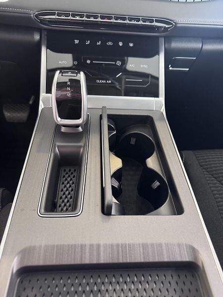 Chery Tiggo 4 HEV (2026) 1,5 COMFORT - fotka 8 z 18