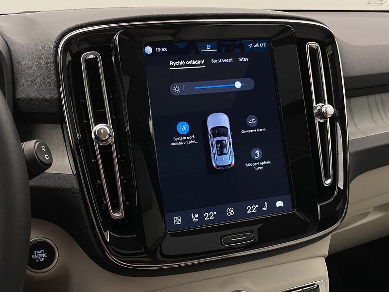 Volvo XC40 B4 DARK ULTRA AUT CZ - fotka 43 z 59