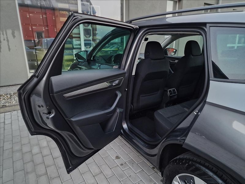 Škoda Karoq 2.0 TDI 110kW 4x4 DSG Style - fotka 18 z 50