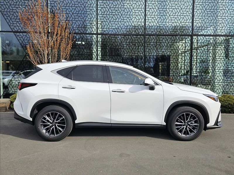Lexus NX 350h 2,5 Executive - fotka 5 z 9