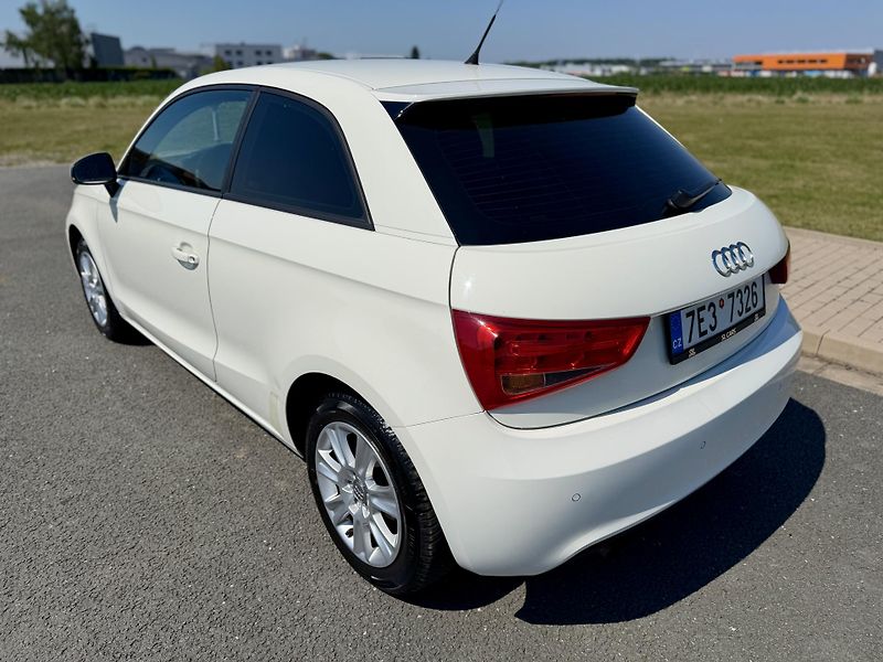 Audi A1 1.2 TFSI AC VÝHŘEVY SERVISKA - fotka 3 z 31
