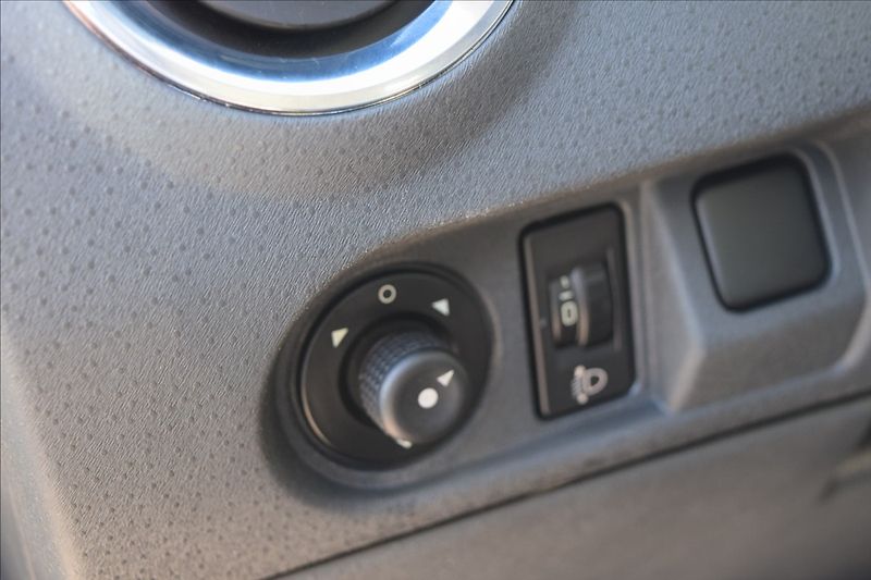 Citroën C3 1,4 i 65KW NÍZKÉ KM KLIMA ALU - fotka 26 z 39