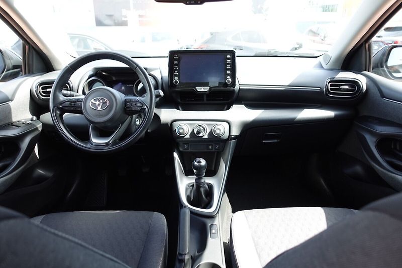 Toyota Yaris 1.5TNGA 125 - 6 MT Comfort Tec - fotka 16 z 27