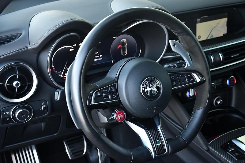 Alfa Romeo Stelvio 2.9V6 Bi-T.382 kW QUADRIFOGLIO - fotka 16 z 45