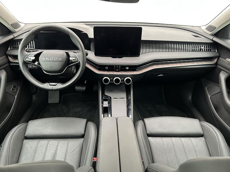 Škoda Superb 2.0 TDI L & K - fotka 6 z 30