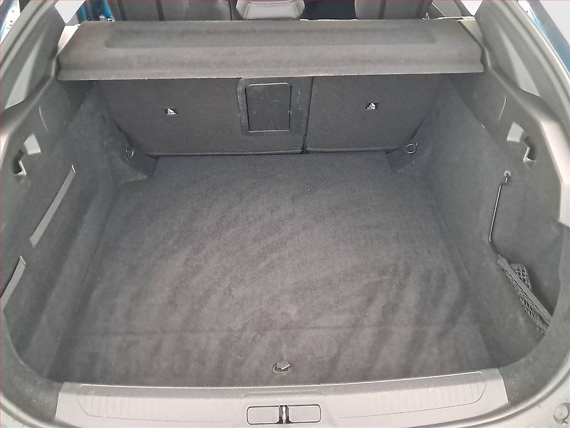 Peugeot 408 (2024) 1.2 PureTech - fotka 14 z 21