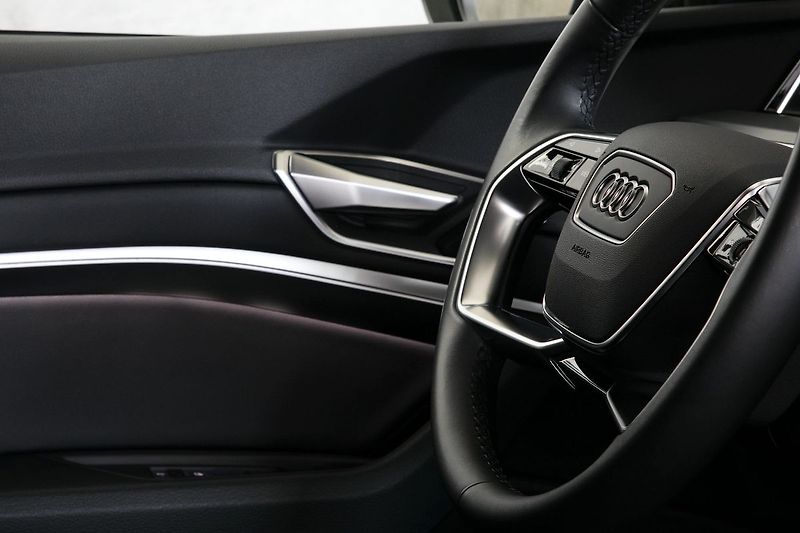 Audi e-tron 55 300kW NightV B&O HUD ZÁRUKA - fotka 19 z 46