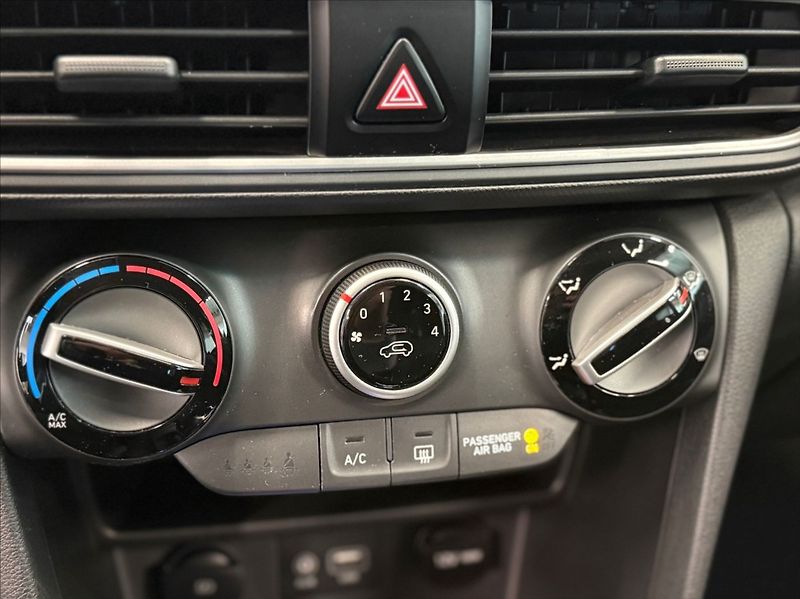 Hyundai Kona 1,6 T-GDI COMFORT 4X4 AT - fotka 10 z 18