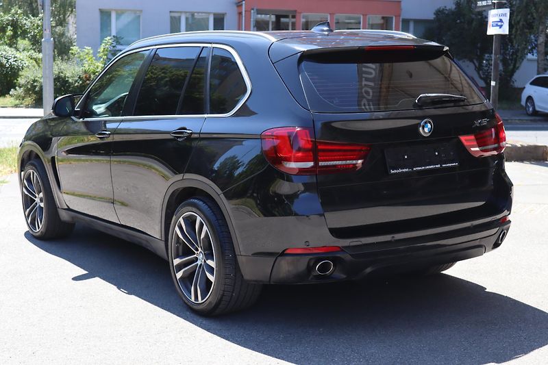 BMW X5 XDRIVE 30D F15 190kW - fotka 13 z 50
