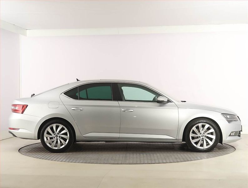 Škoda Superb (2016) 2.0 TDI 4x4, 4X4, Automat - fotka 6 z 31