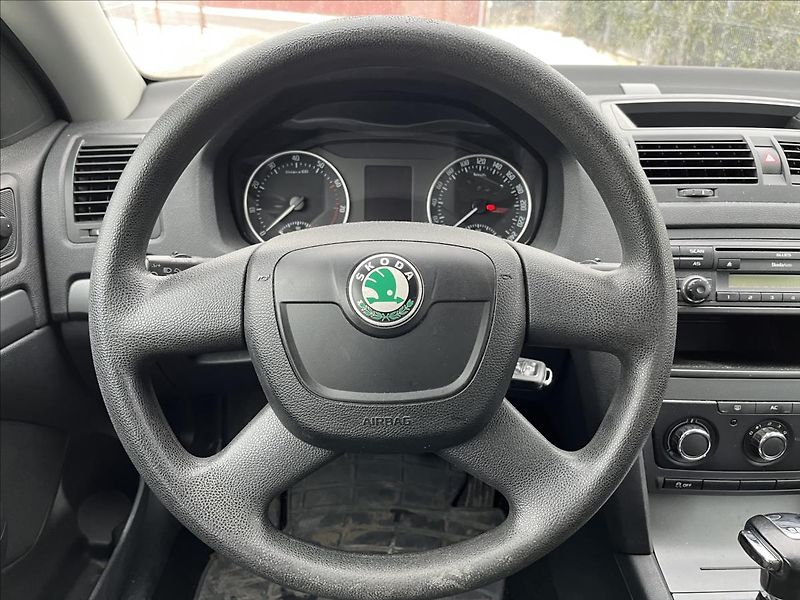 Škoda Octavia 1,2 TSi DSG KLIMA SERVIS STK - fotka 15 z 33