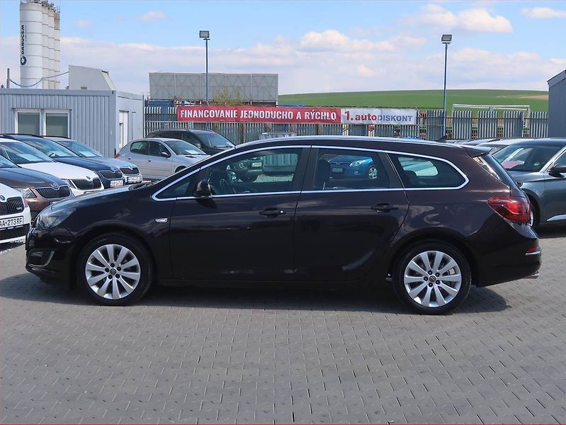 Opel Astra (2014) 1.4 T, Tempomat, Park. senzory - fotka 3 z 15
