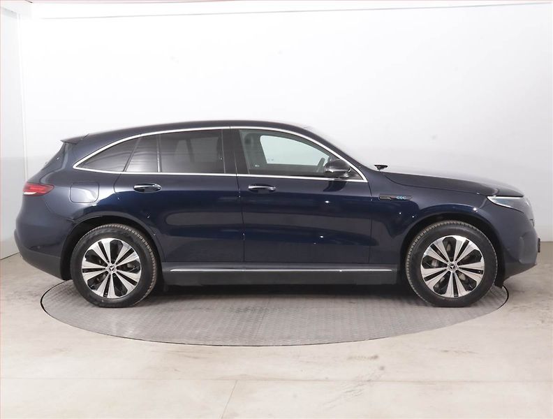 Mercedes-Benz EQC (2022) 400 4MATIC, SoH 97% - fotka 6 z 19