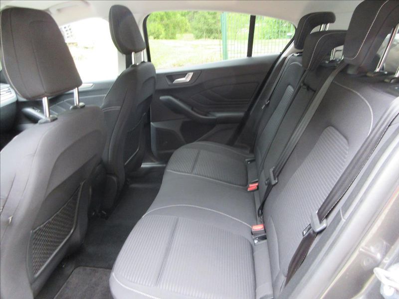 Ford Focus 1,0 i, Vyhř.sed,vol,okn, Navi, - fotka 15 z 29