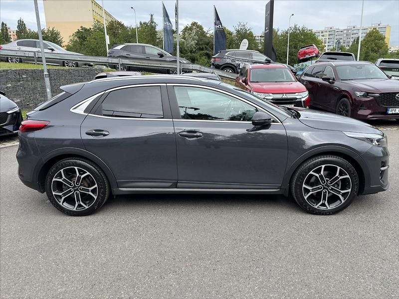 Kia XCeed 1,5 AT Black Edition ZÁRUKA - fotka 6 z 47