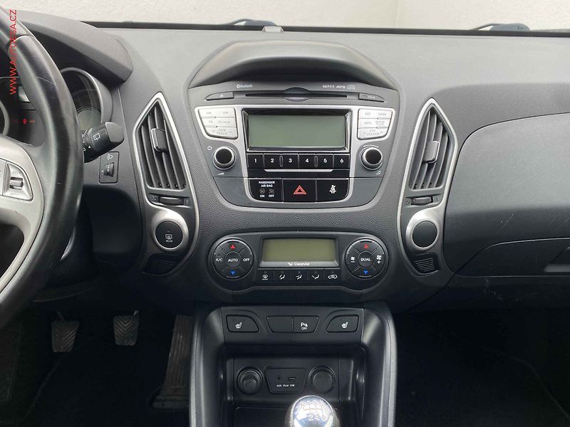 Hyundai ix35 (2013) 1.6 GDi 2WD, Comfort, +kola - fotka 12 z 15