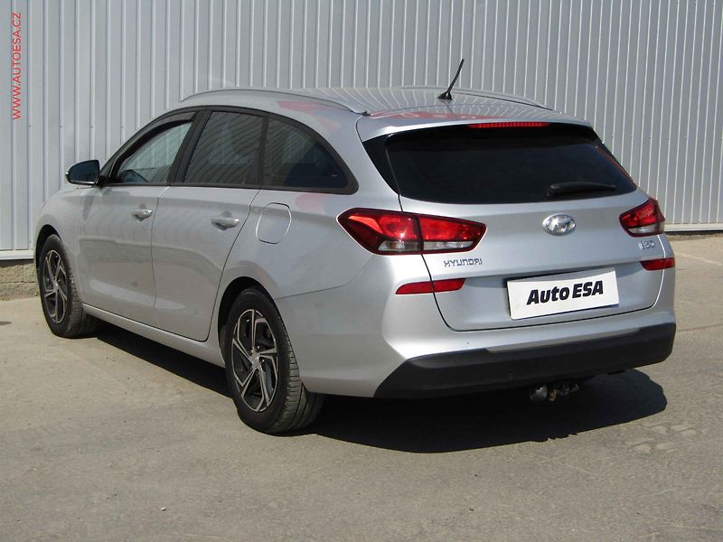 Hyundai i30 (2018) 1.4 T-GDi, 2.maj,ČR, AC - fotka 6 z 18