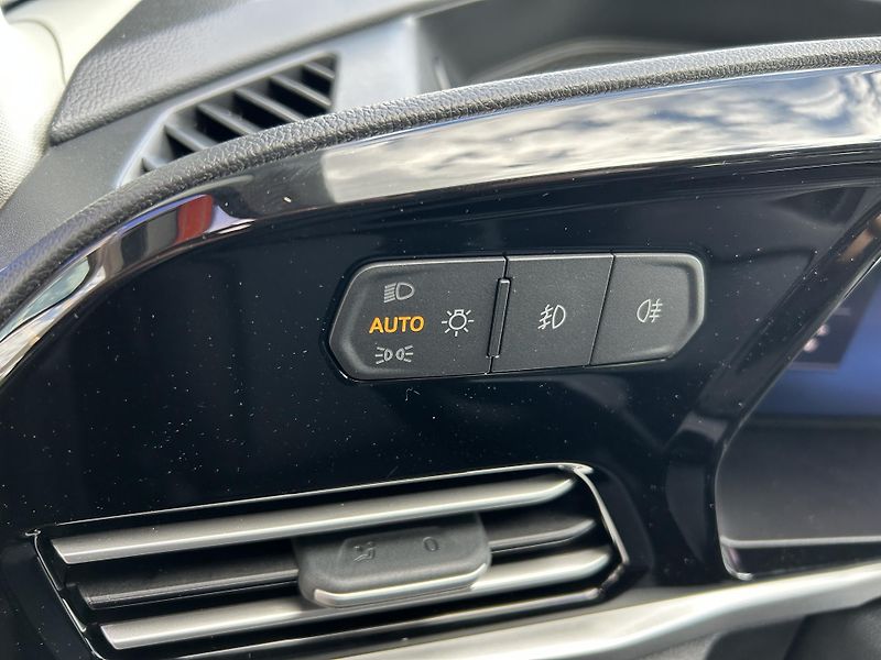 Ford Tourneo Connect 1.5 Ecoboost 110kW AT Titanium - fotka 19 z 40