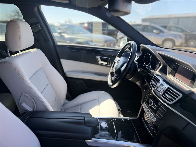 Mercedes-Benz Třídy E 250CDI 4-MATIC NOVÉ V ČR - fotka 33 z 35