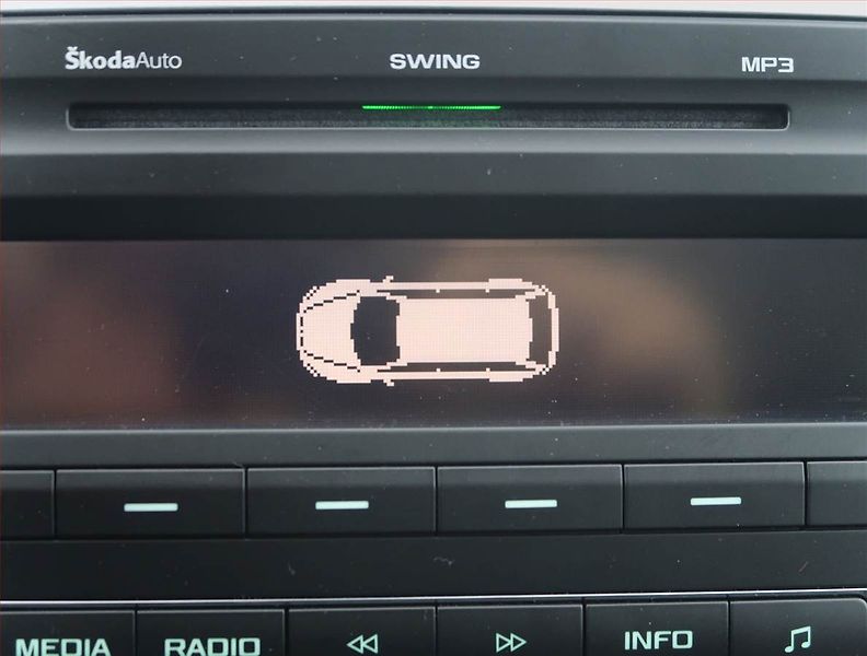 Škoda Octavia (2012) Scout 1.8 TSI, 4X4 - fotka 18 z 19
