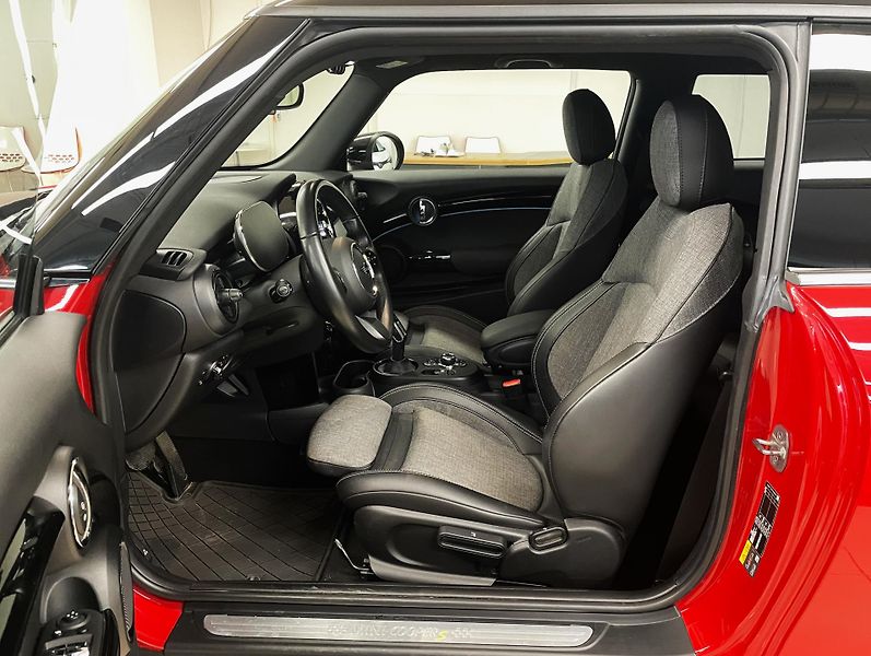 Mini Cooper SE, 135 kW, CHILLI RED, ČR - fotka 9 z 29