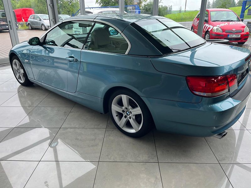 BMW Řada 3 320 i  E93  Cabrio  - fotka 11 z 14