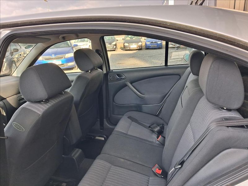 Škoda Octavia 2,0 - fotka 10 z 15