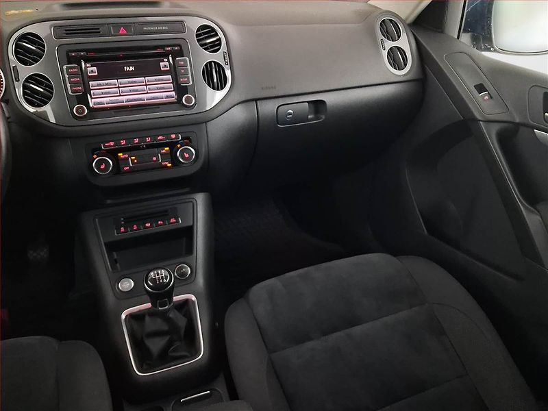 Volkswagen Tiguan (2014) 2.0 TDI, 4X4, Serv.kniha - fotka 8 z 22