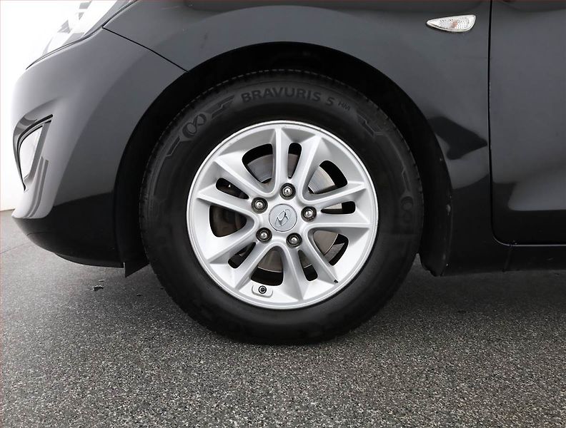 Hyundai i30 (2015) Comfort 1.6 GDI, Serv.kniha - fotka 16 z 16