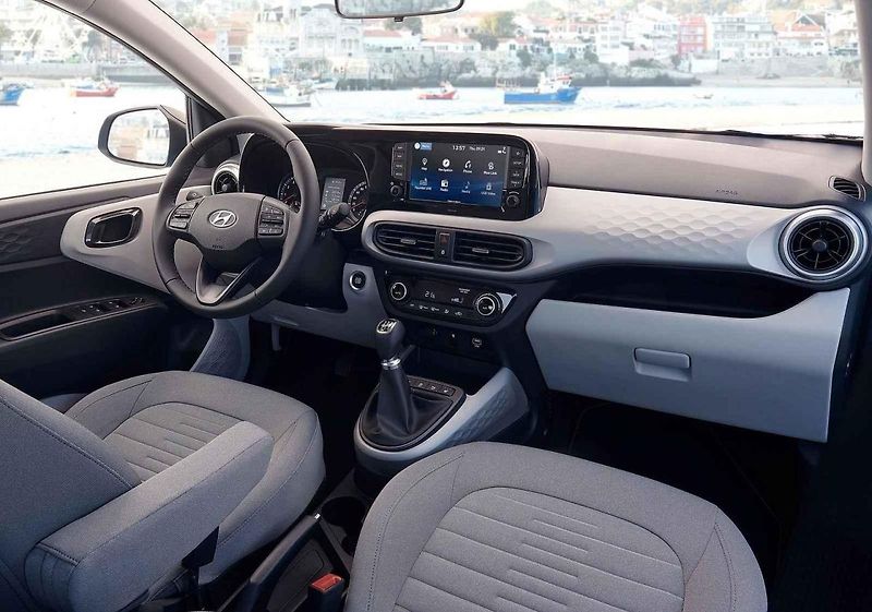 Designér Hyundai Zdeněk Borýsek při pražské přednášce