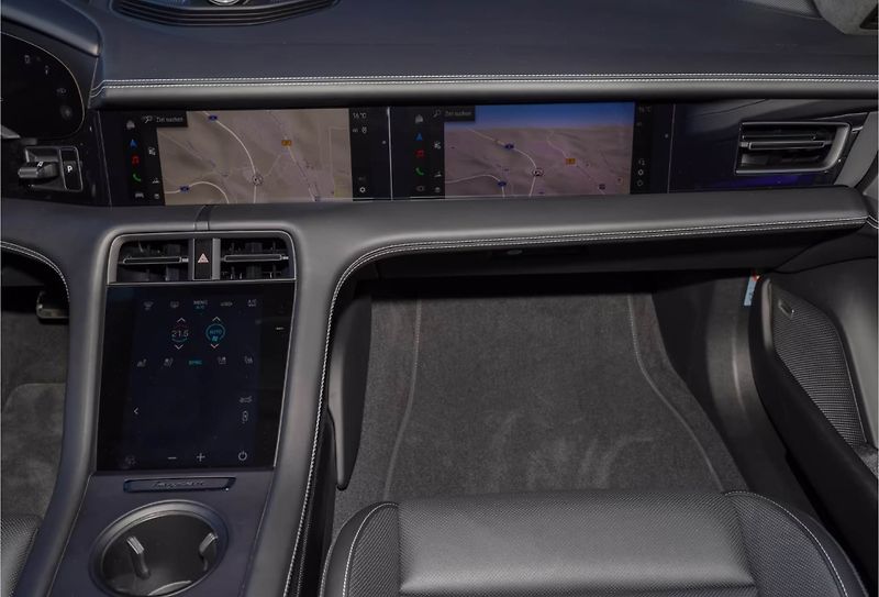 Porsche Taycan GTS Sport Turismo HuD 360 Inno - fotka 23 z 28