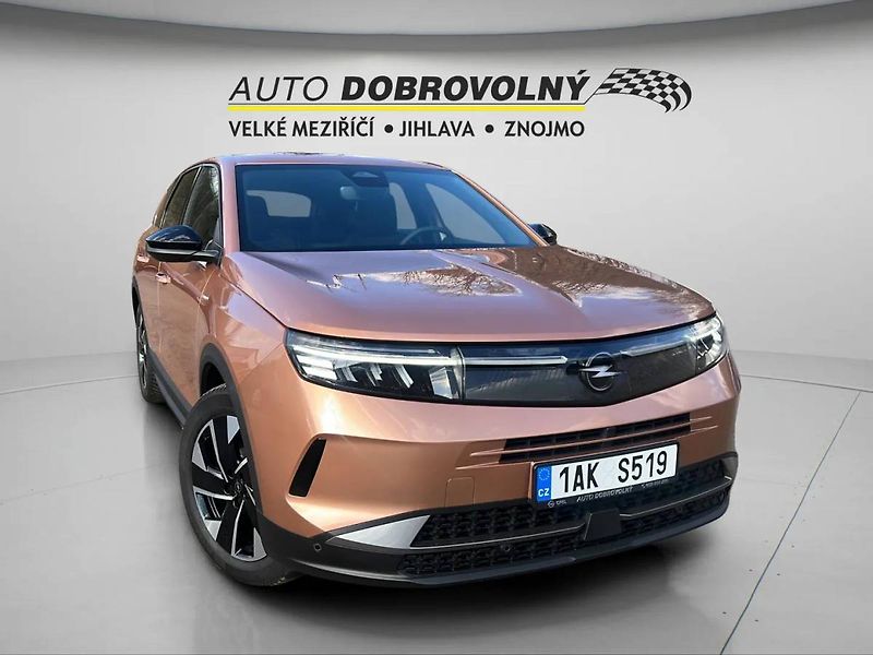 Opel Grandland Edition Hybrid 1.2 TURBO (107k - fotka 11 z 42