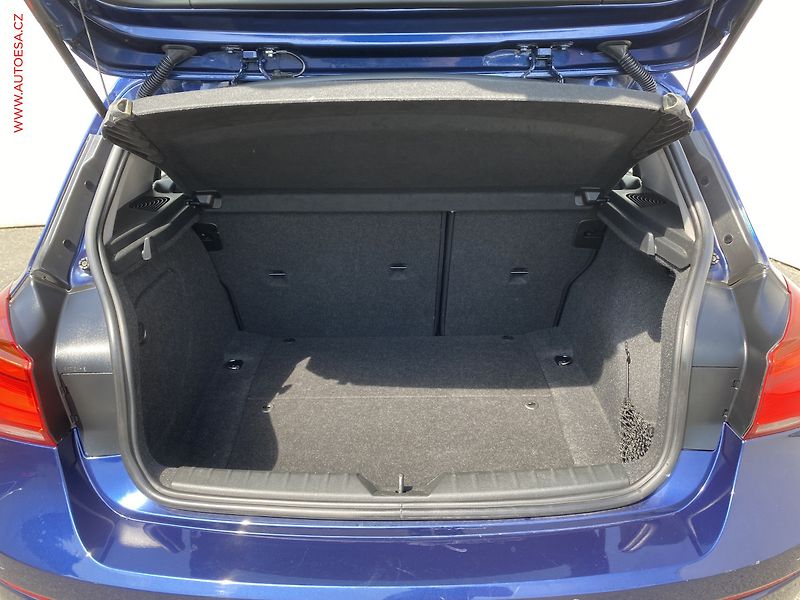 BMW Řada 1 (2018) 2.0d 118d, AT, navi, AC - fotka 7 z 16