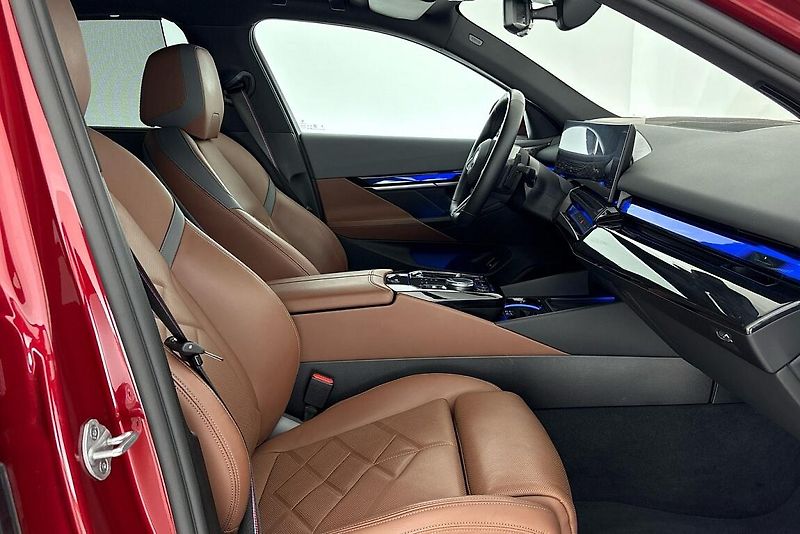 BMW Řada 5 540d xDrive Sedan - fotka 22 z 26