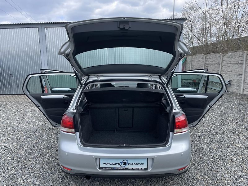 Volkswagen Golf 1.6TDi 105PS  6 HIGHLINE TOP!! - fotka 152 z 176
