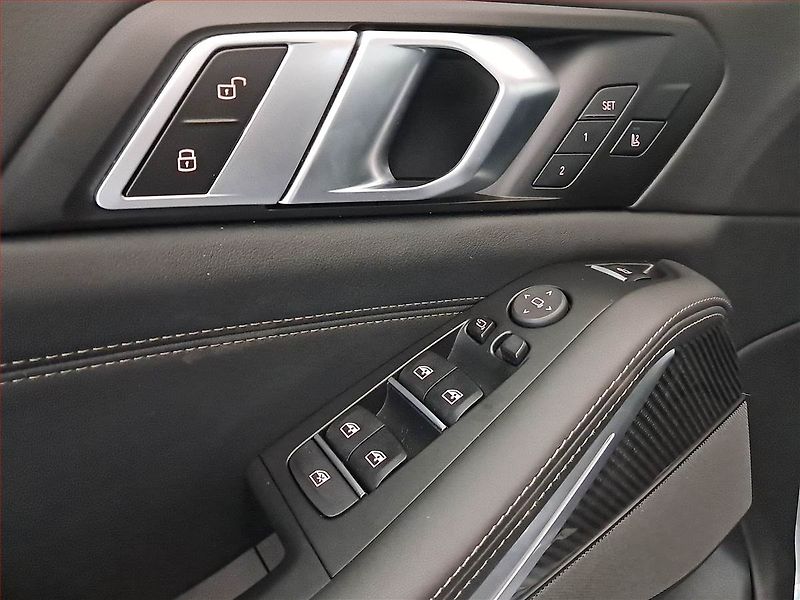 BMW X5 (2023) xDrive30d - fotka 21 z 31