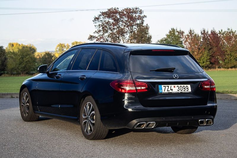 Mercedes-Benz Třídy C - fotka 7 z 27