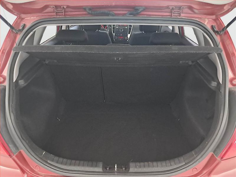Kia Ceed (2011) 1.6 CVVT, Tempomat - fotka 13 z 14