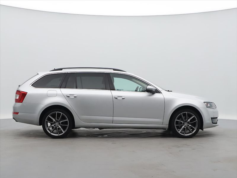 Škoda Octavia 2,0 TDI 135kW DSG 4x4 L&K - fotka 8 z 32