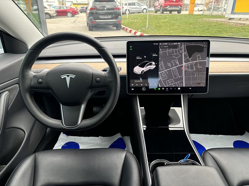 Tesla Model 3 Long Range AWD 75kWh DPH - fotka 8 z 17