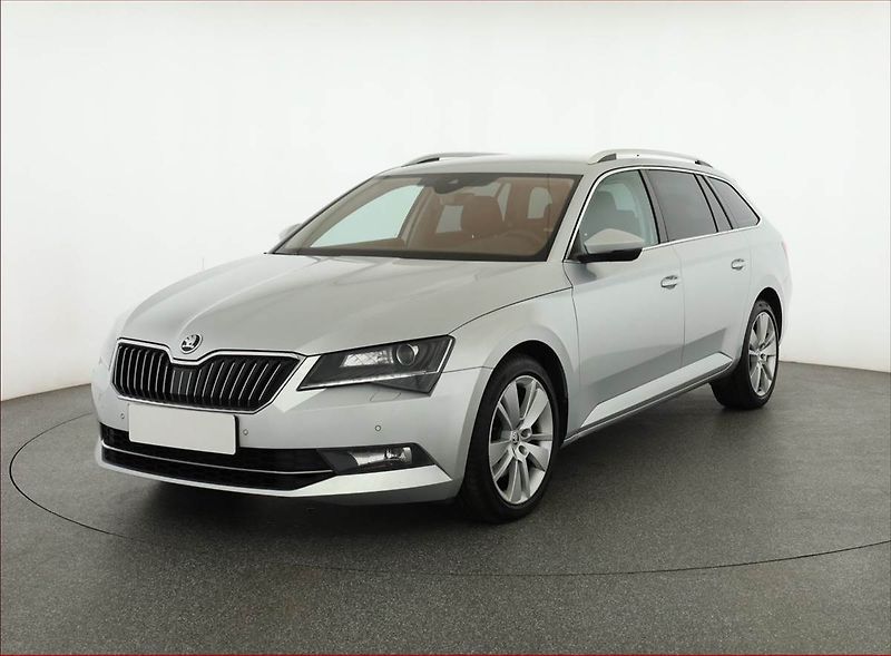Škoda Superb (2018) Style Plus 2.0 TDI, 4X4 - fotka 2 z 21
